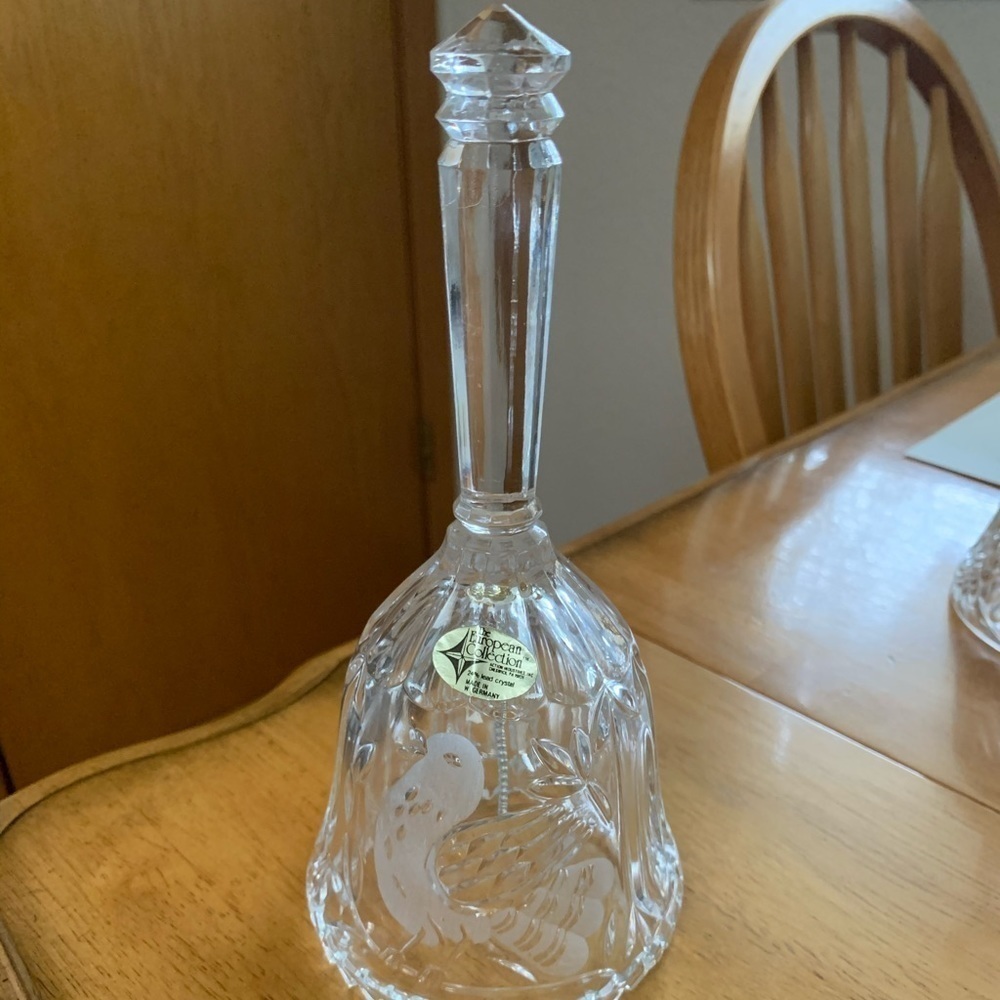 Crystal bell
